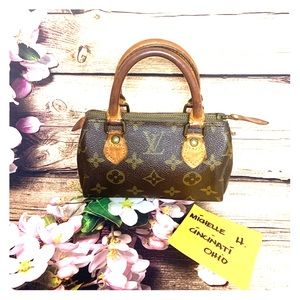 LOUIS Vuitton Monogram mini speedy